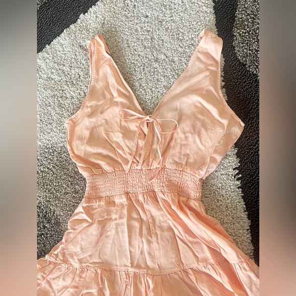 Cutest Peach 🍑 Romper - Picture 3 of 9
